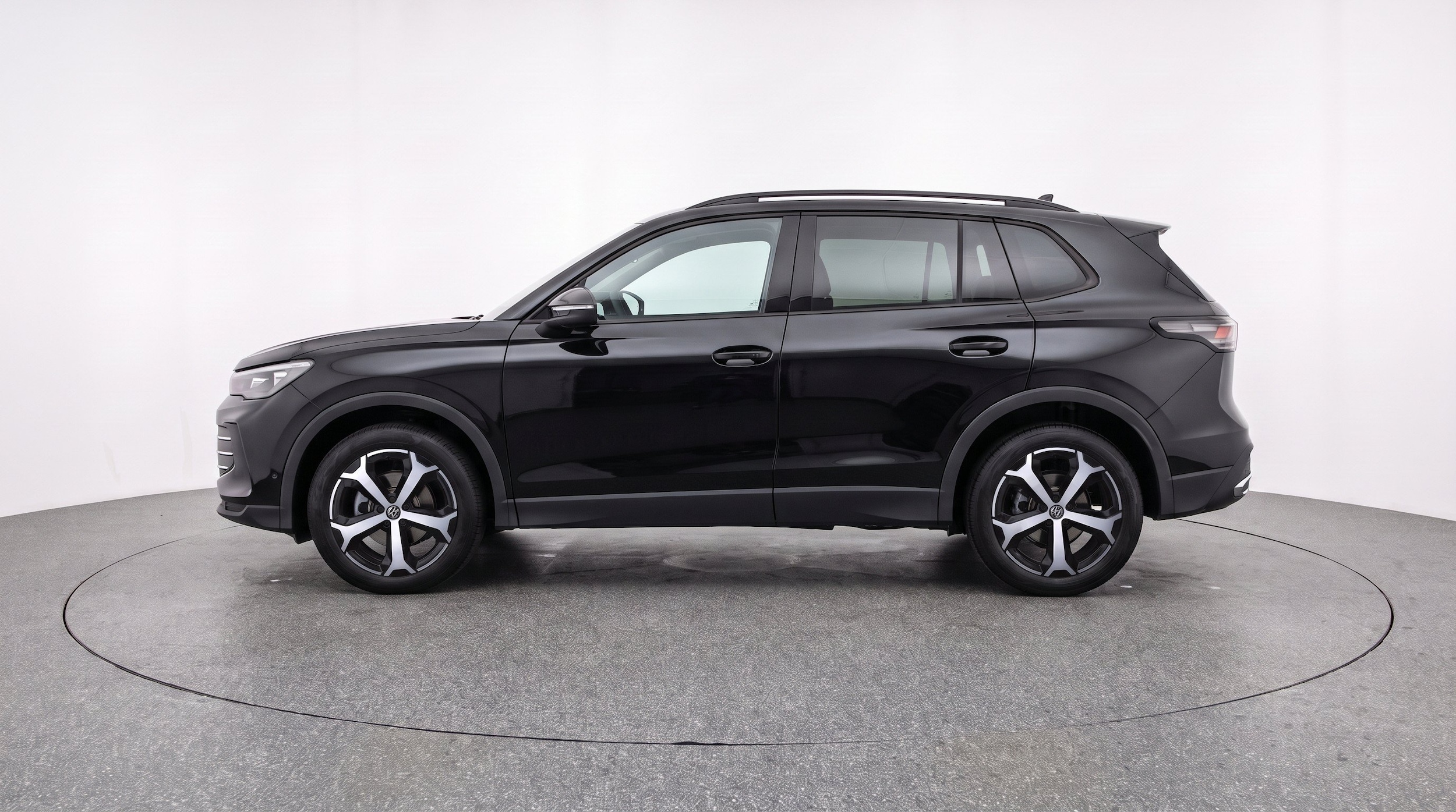 Thumbnail: 2026 Volkswagen Tiguan - 5