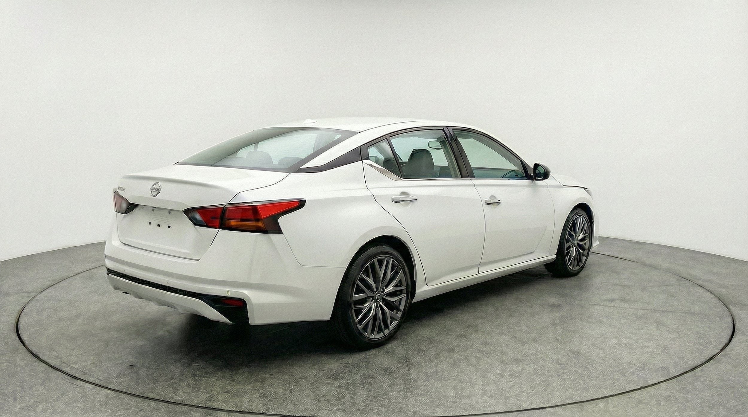 Thumbnail: 2025 Nissan Altima - 9