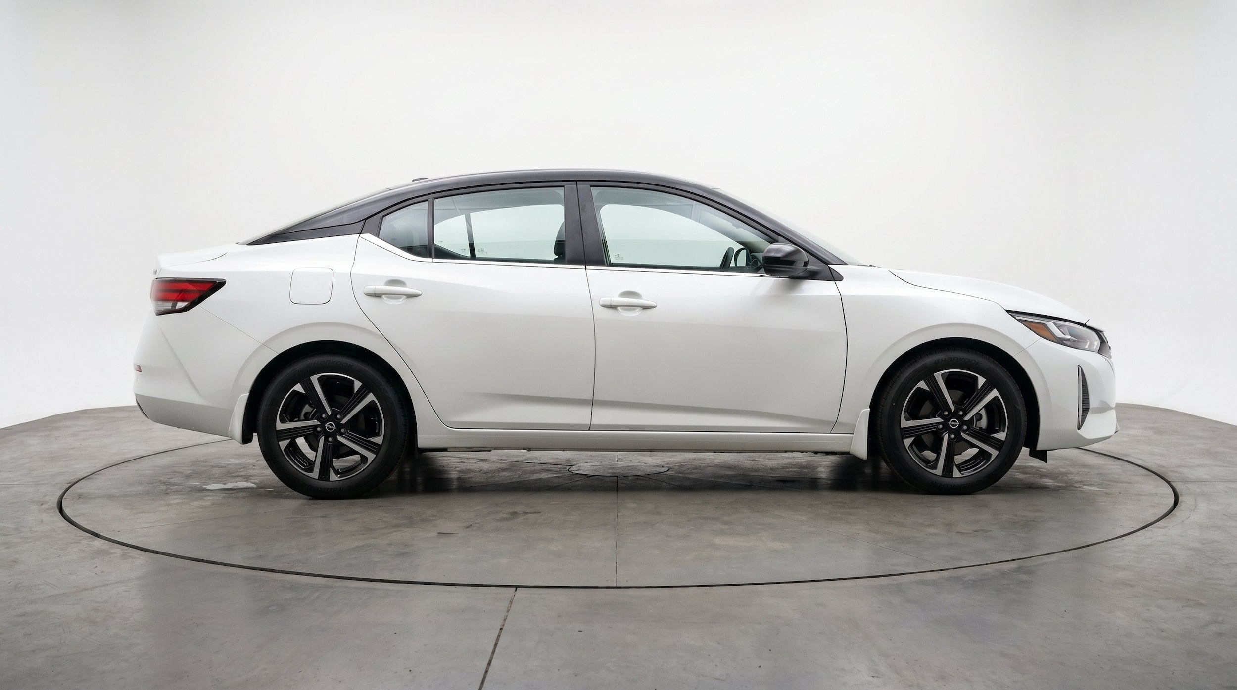 Thumbnail: 2025 Nissan Sentra - 10