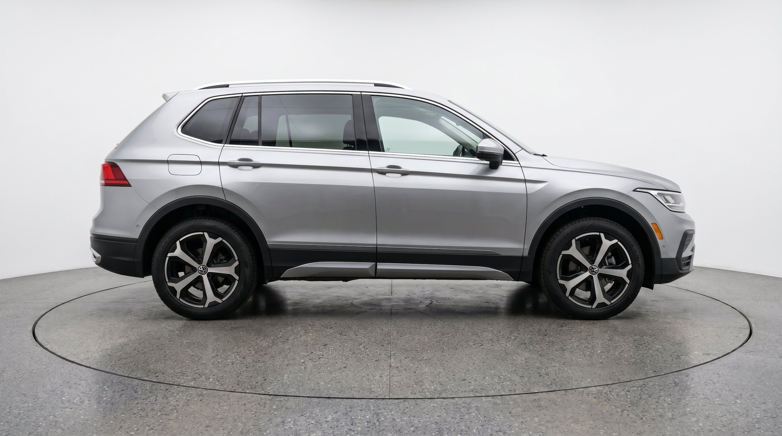 Thumbnail: 2026 Volkswagen Tiguan - 10