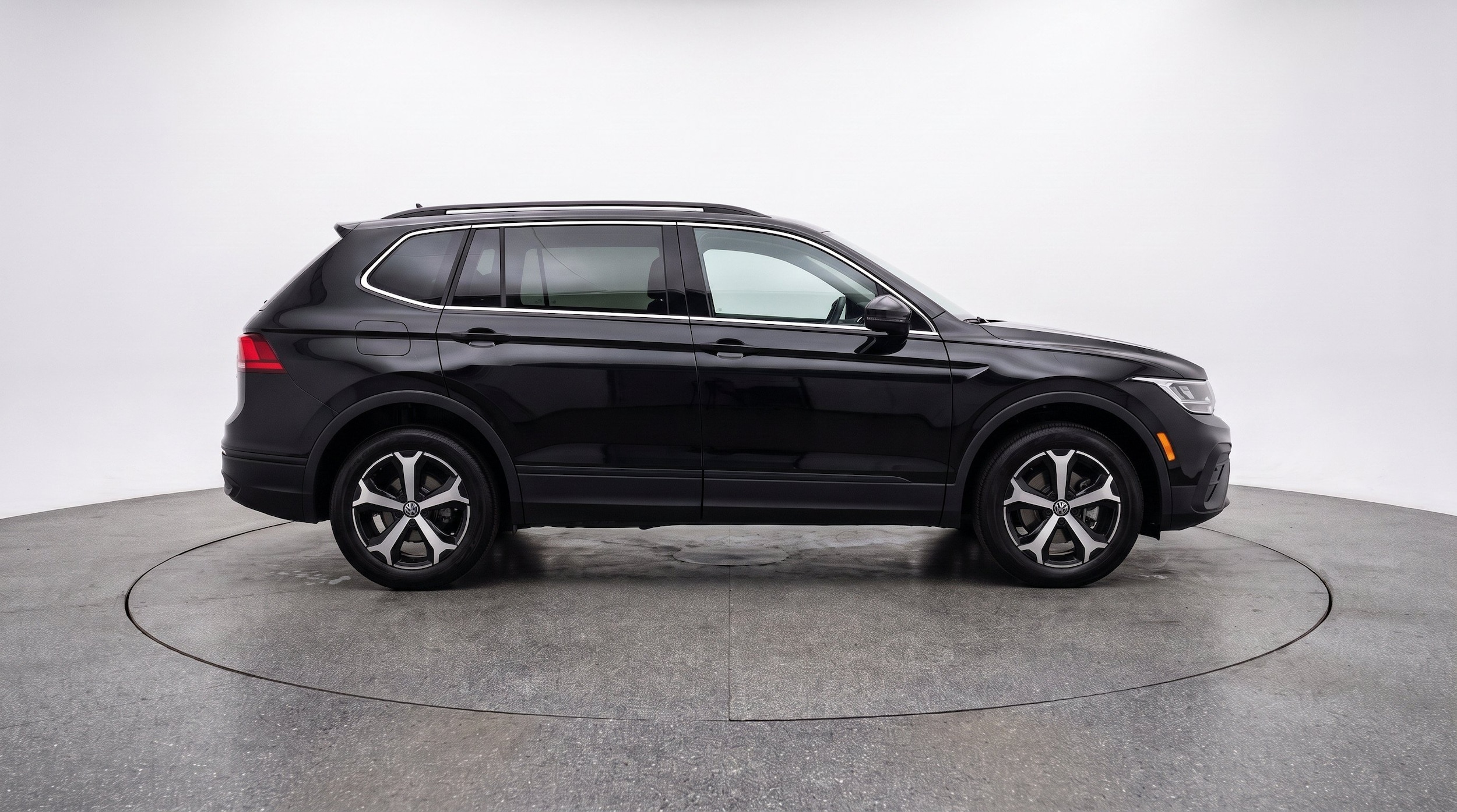 Thumbnail: 2026 Volkswagen Tiguan - 10