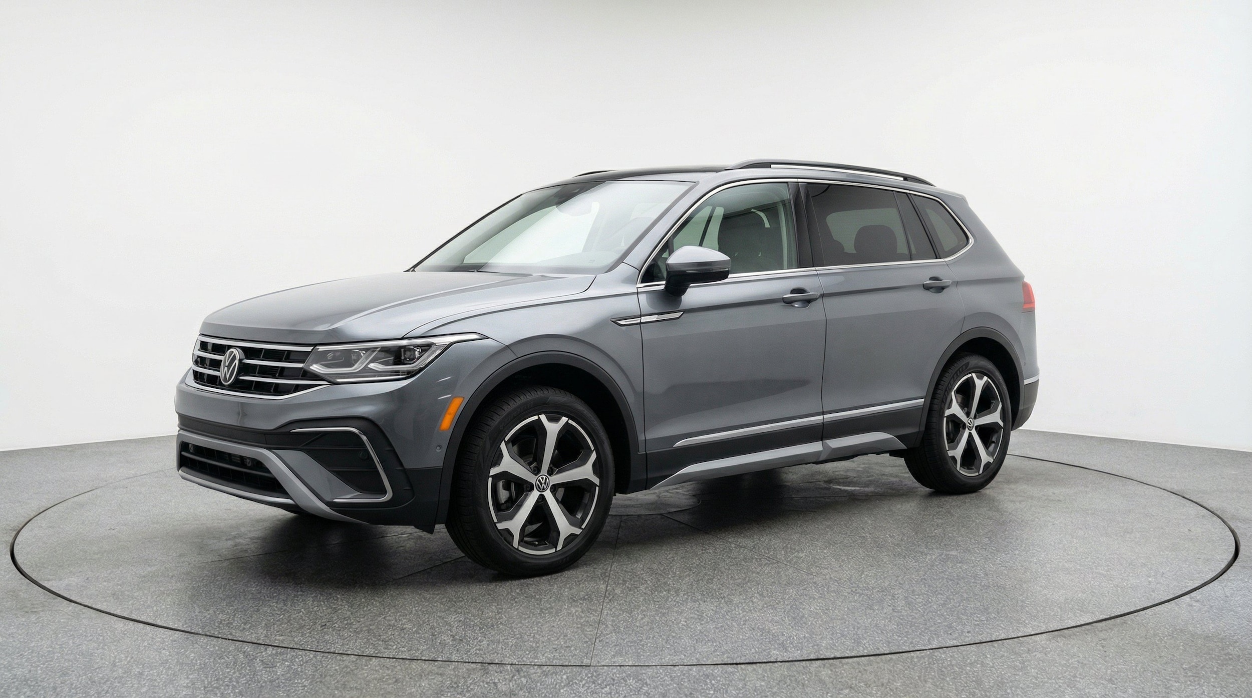 Thumbnail: 2026 Volkswagen Tiguan - 3