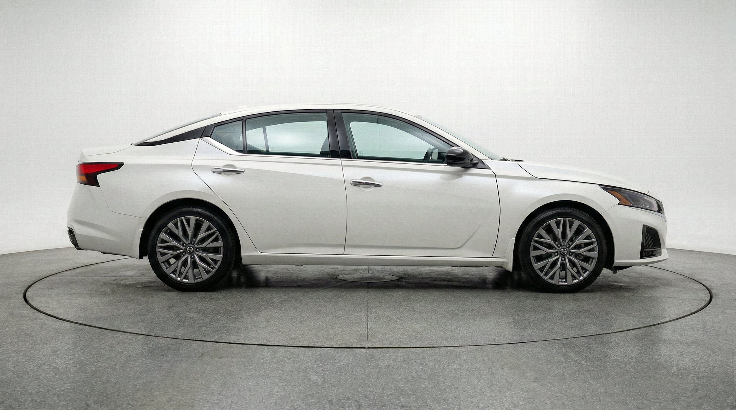 Thumbnail: 2025 Nissan Altima - 10