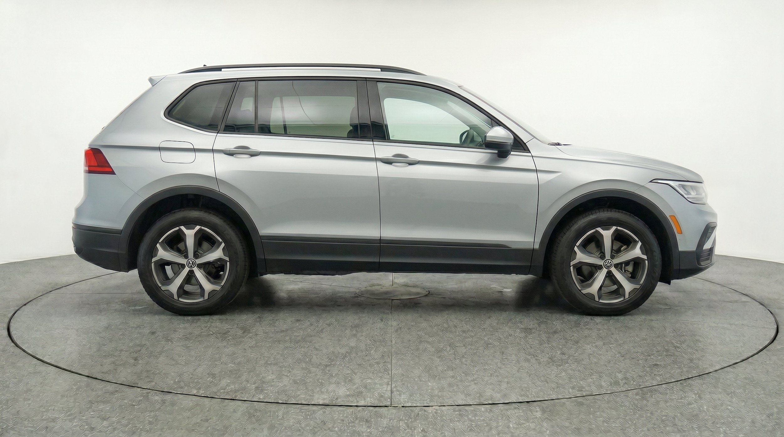Thumbnail: 2026 Volkswagen Tiguan - 10