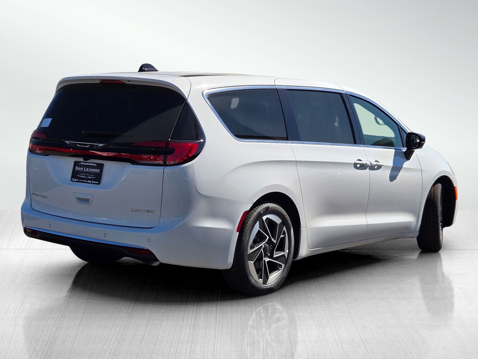 New 2027 Chrysler Pacifica Limited Passenger Van