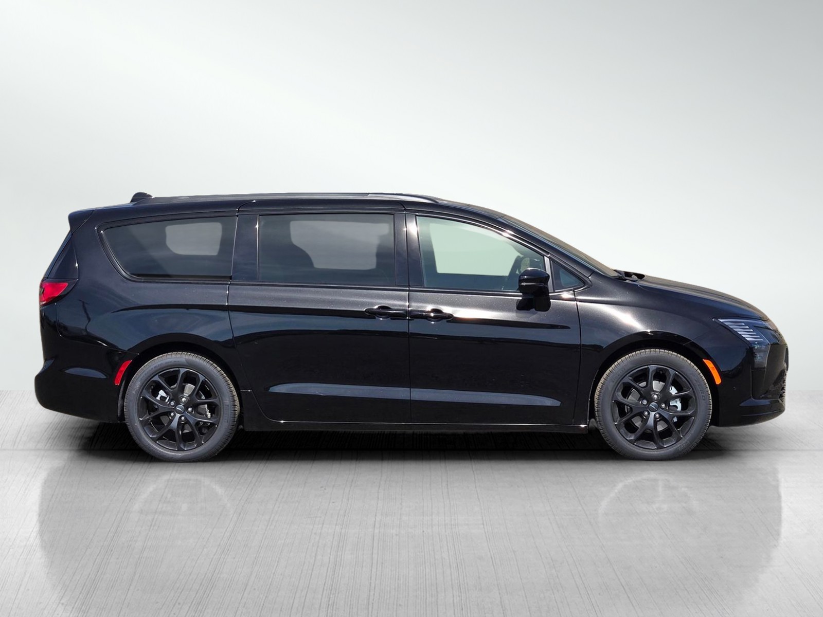 New 2027 Chrysler Pacifica Limited Passenger Van