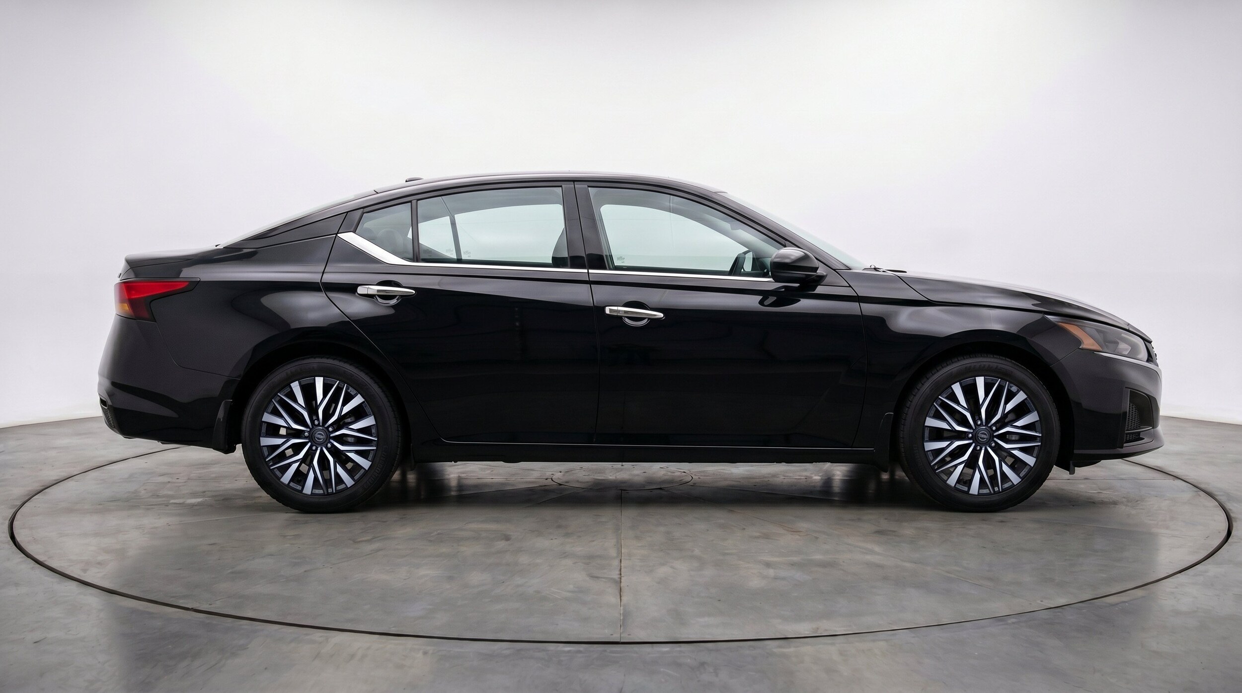 Thumbnail: 2025 Nissan Altima - 10