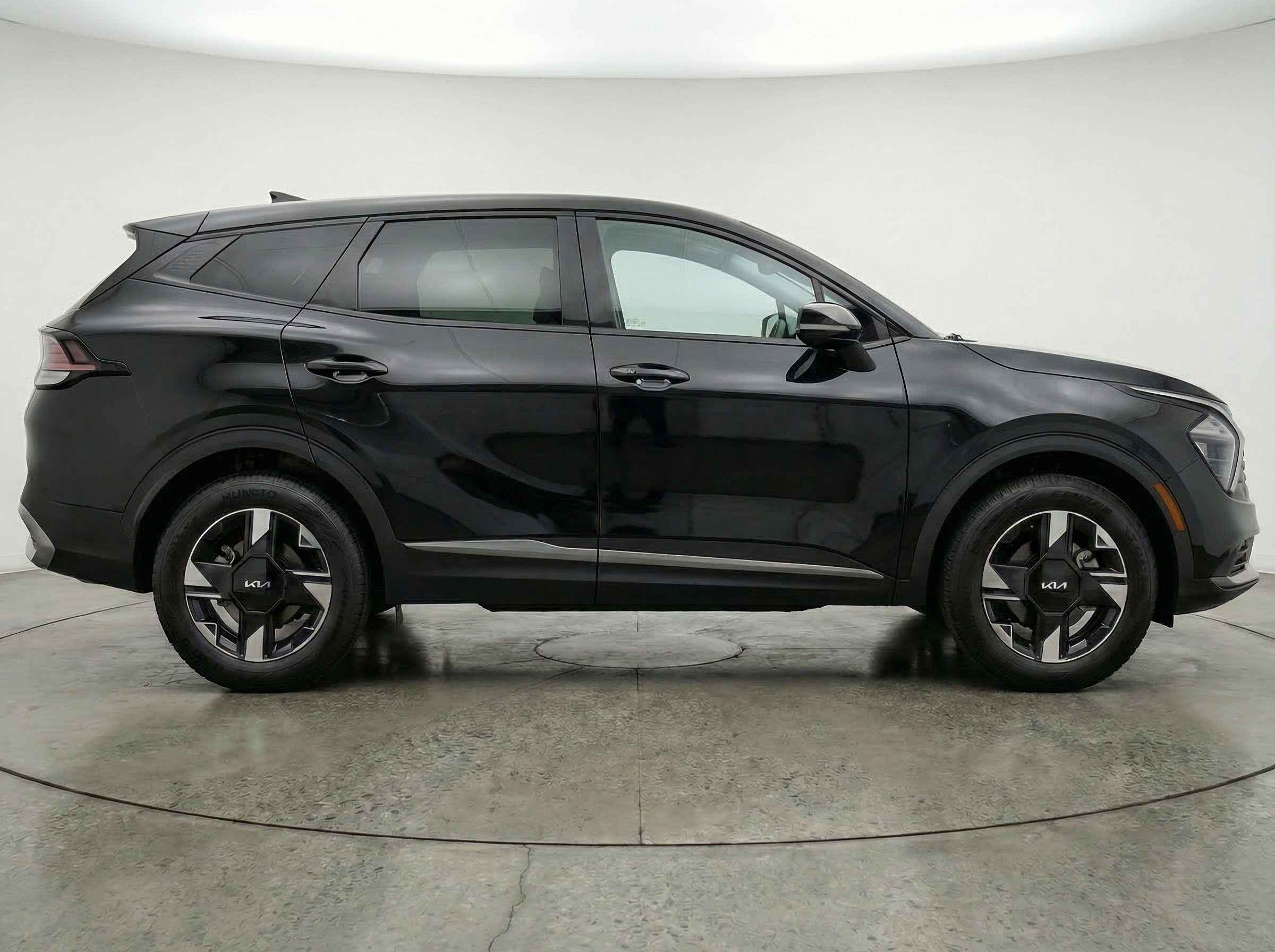 Thumbnail: 2026 Kia Sportage - 10