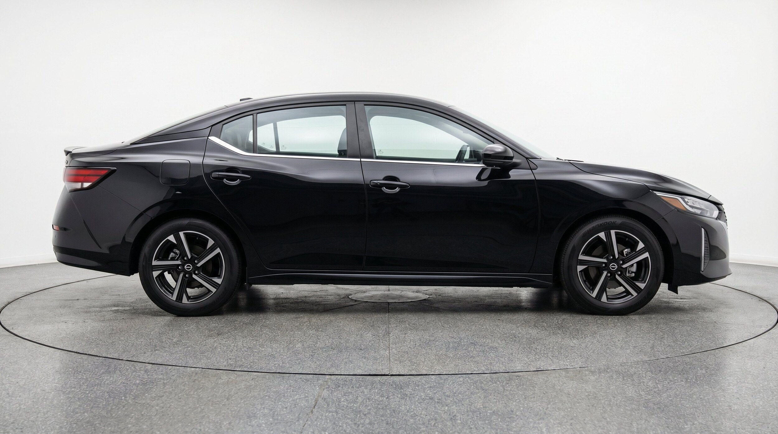 Thumbnail: 2025 Nissan Sentra - 10