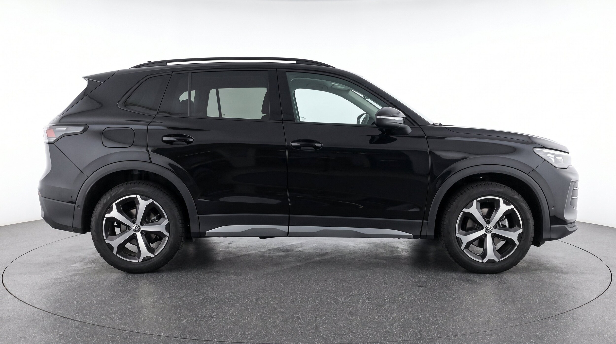 Thumbnail: 2026 Volkswagen Tiguan - 10