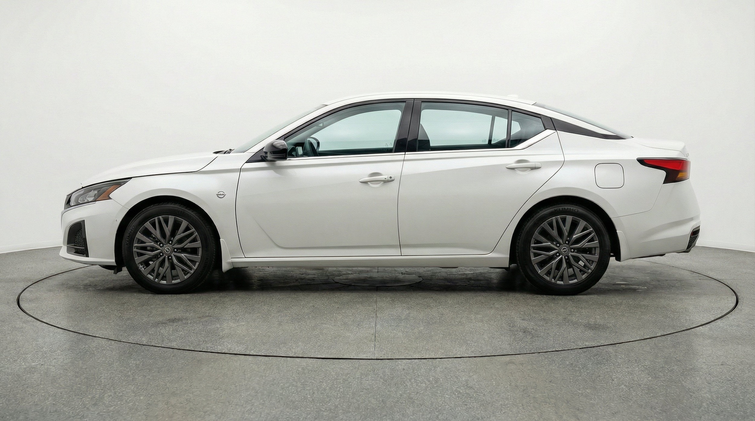 Thumbnail: 2025 Nissan Altima - 5
