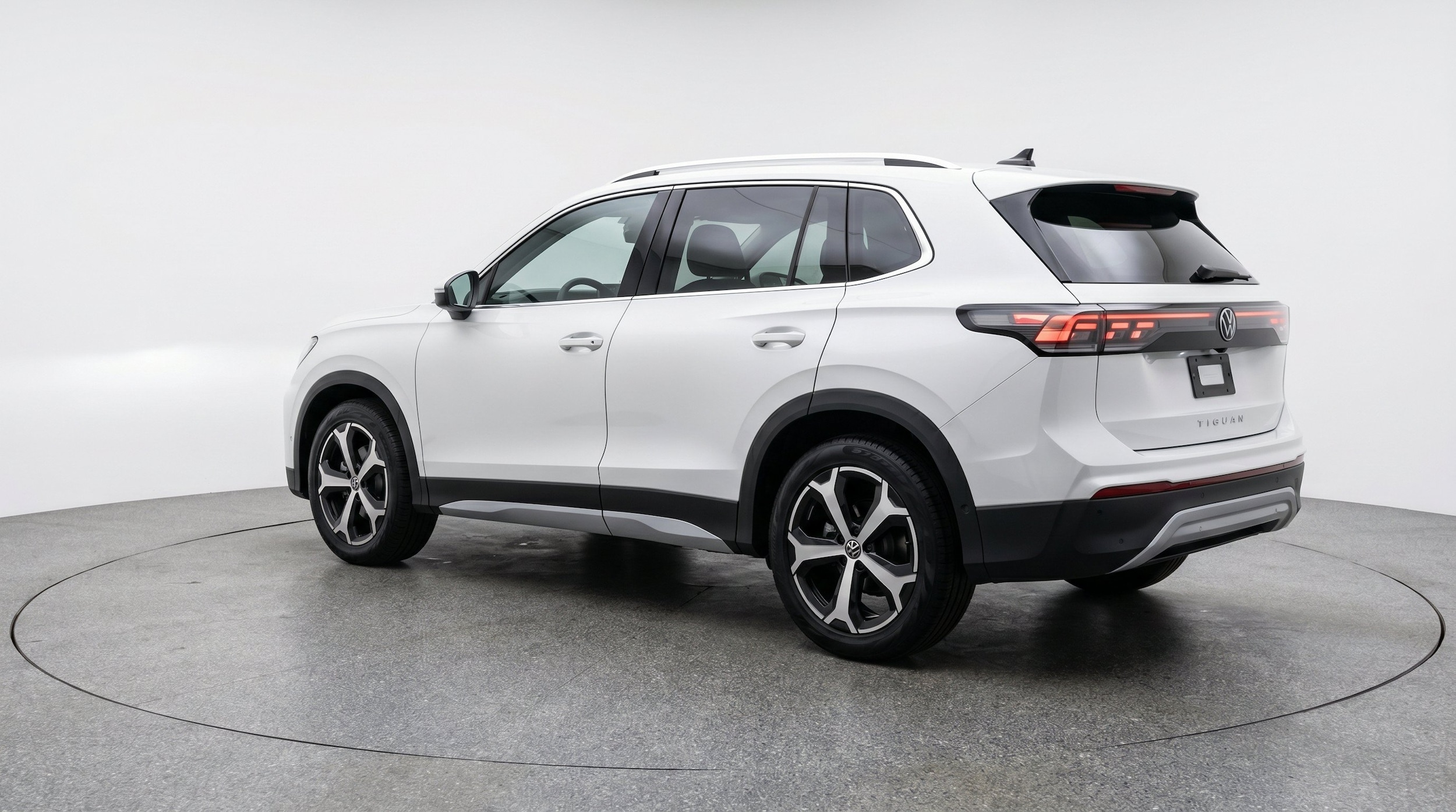 Thumbnail: 2026 Volkswagen Tiguan - 6