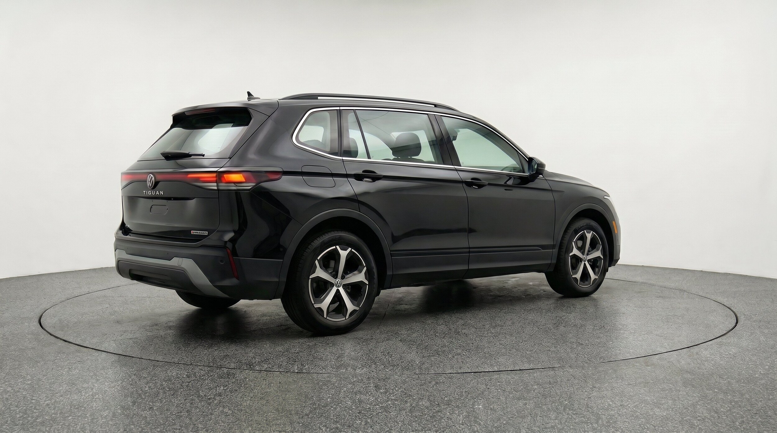 Thumbnail: 2026 Volkswagen Tiguan - 9