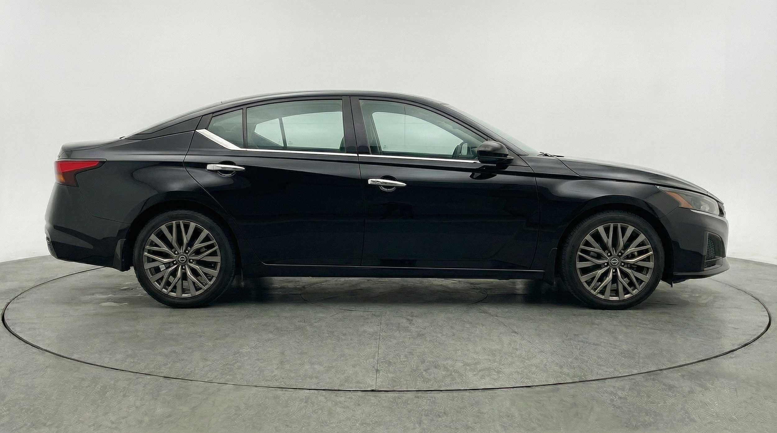 Thumbnail: 2025 Nissan Altima - 10