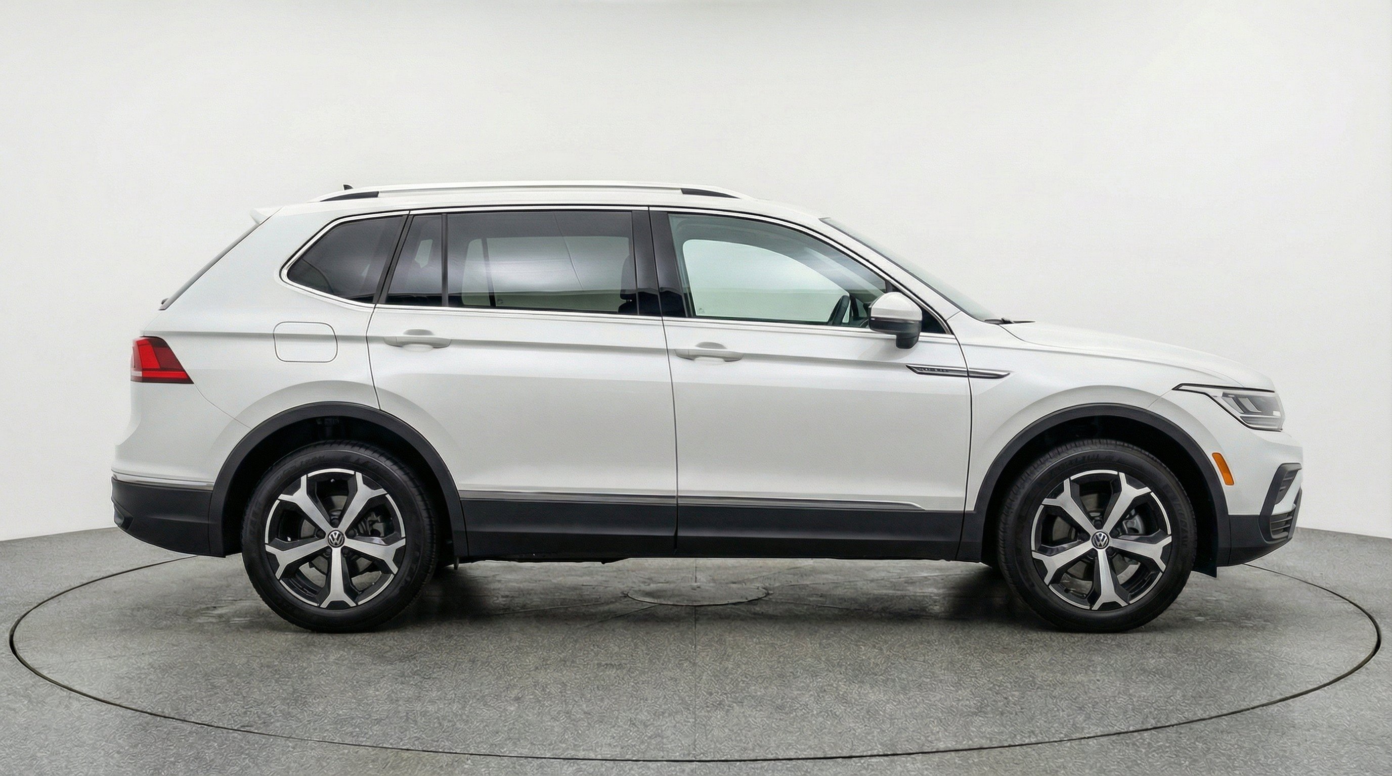 Thumbnail: 2026 Volkswagen Tiguan - 10