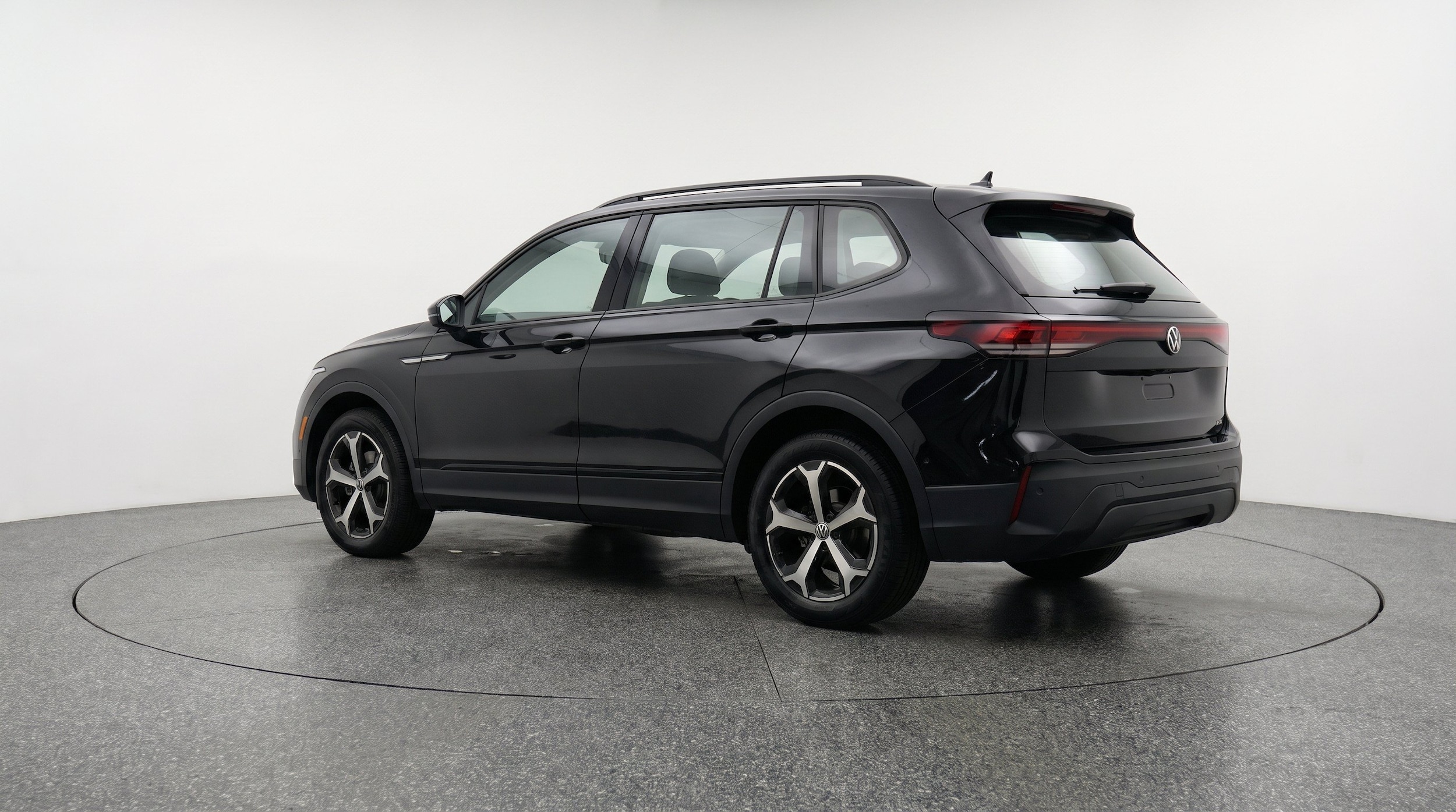 Thumbnail: 2026 Volkswagen Tiguan - 6