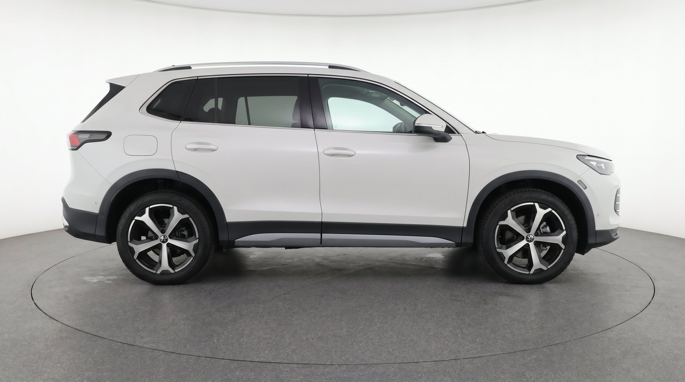 Thumbnail: 2026 Volkswagen Tiguan - 10