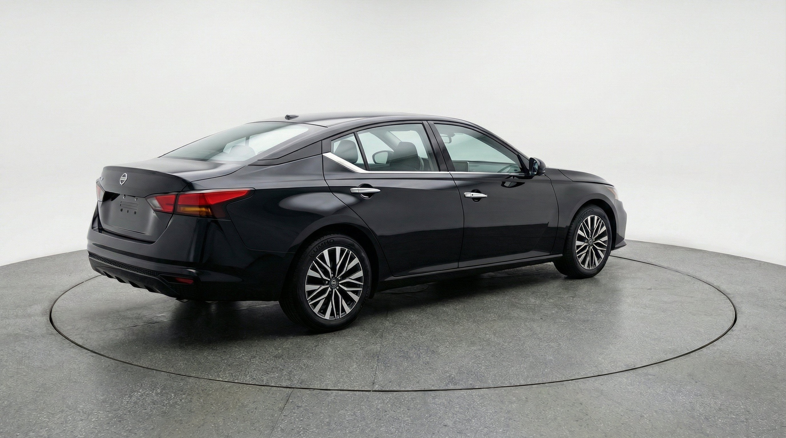 Thumbnail: 2025 Nissan Altima - 9