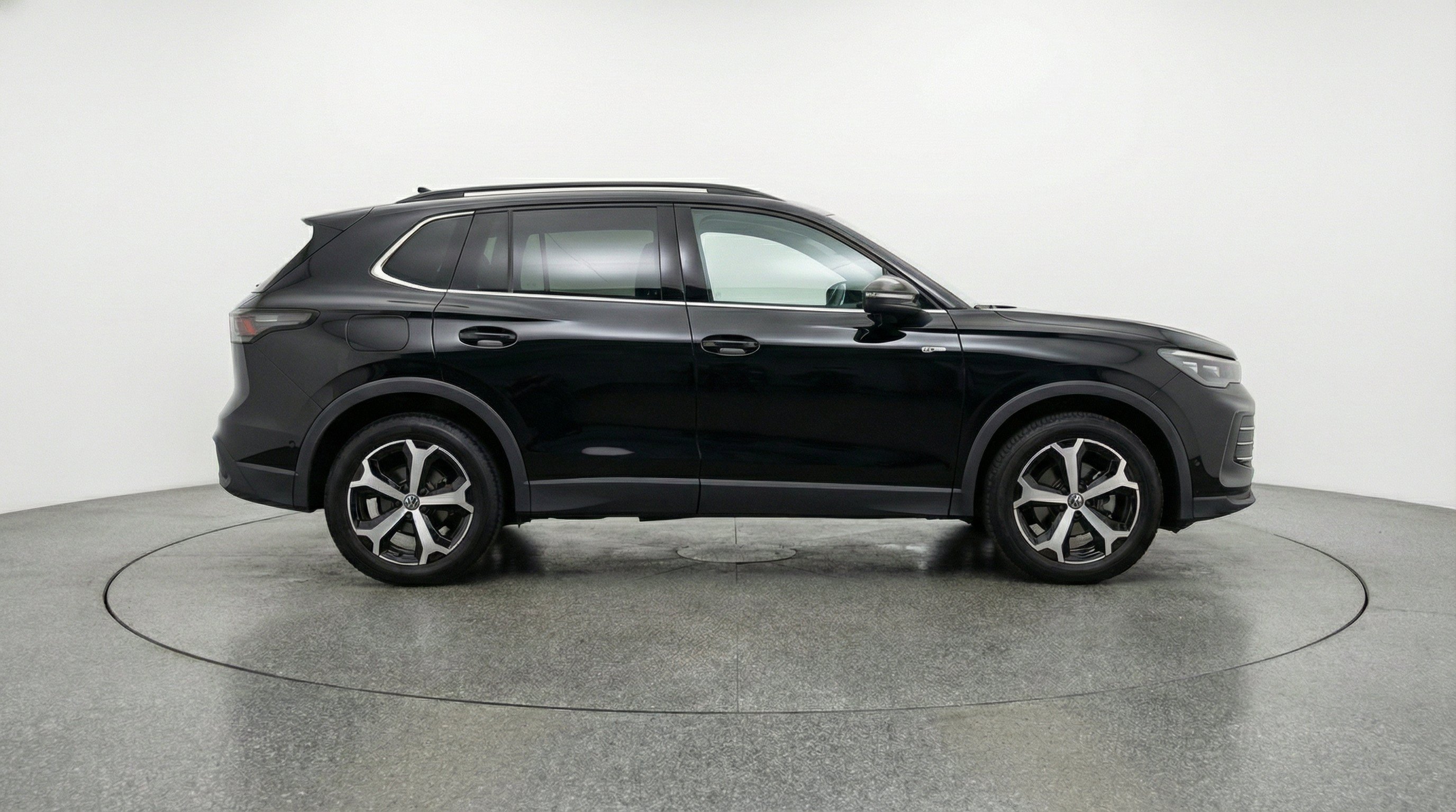 Thumbnail: 2026 Volkswagen Tiguan - 10