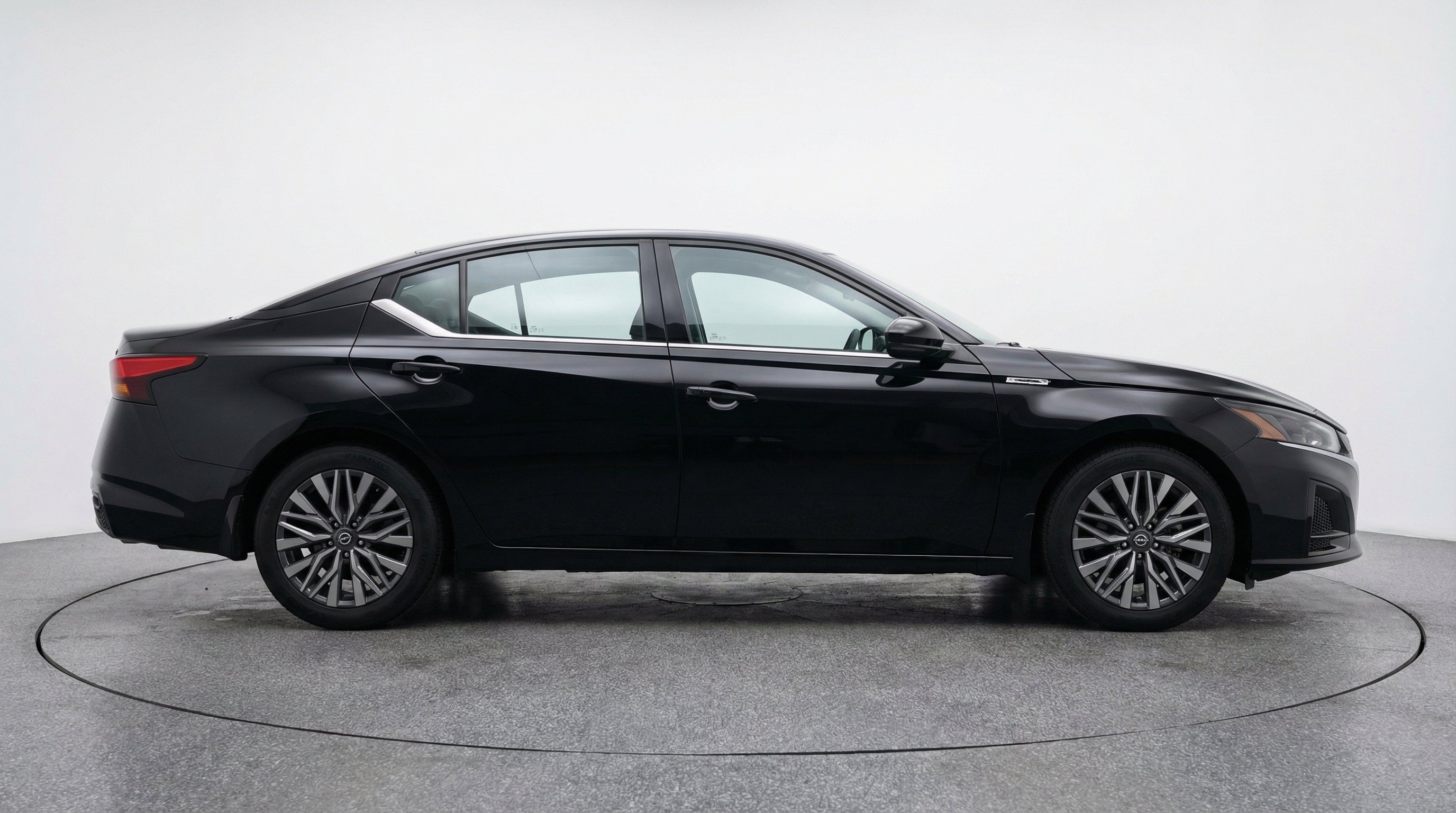 Thumbnail: 2025 Nissan Altima - 10
