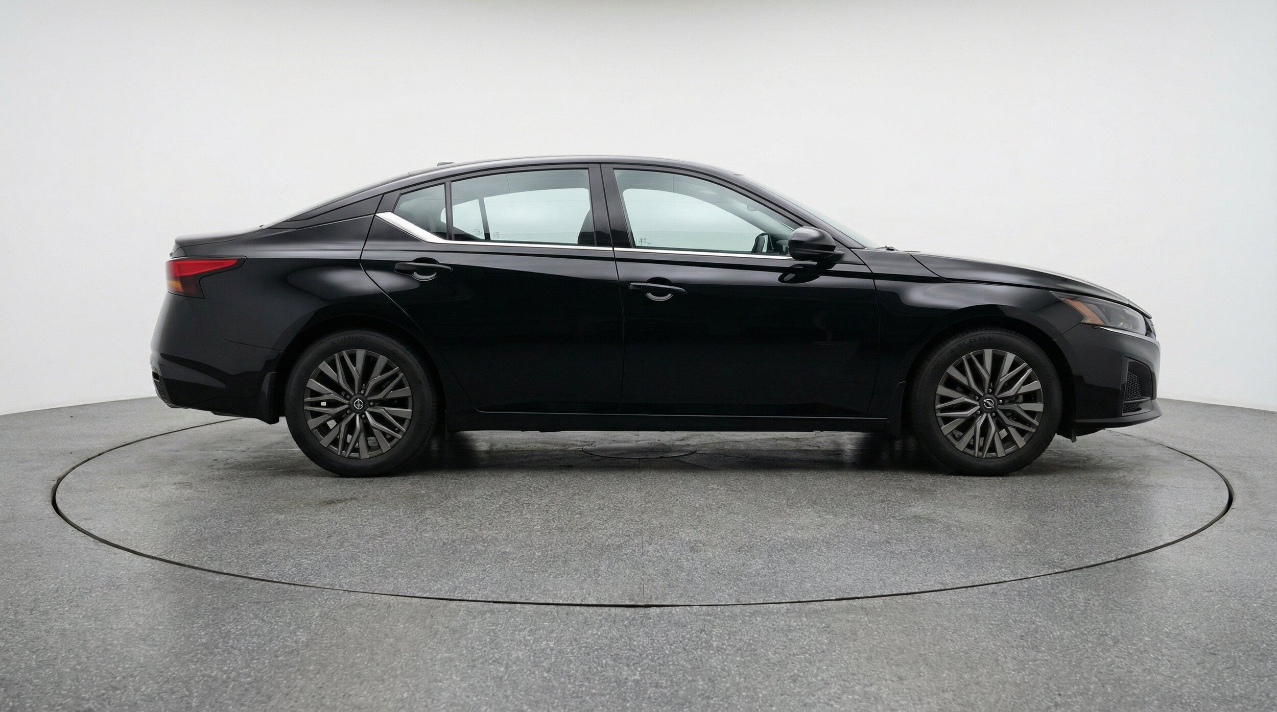 Thumbnail: 2025 Nissan Altima - 10