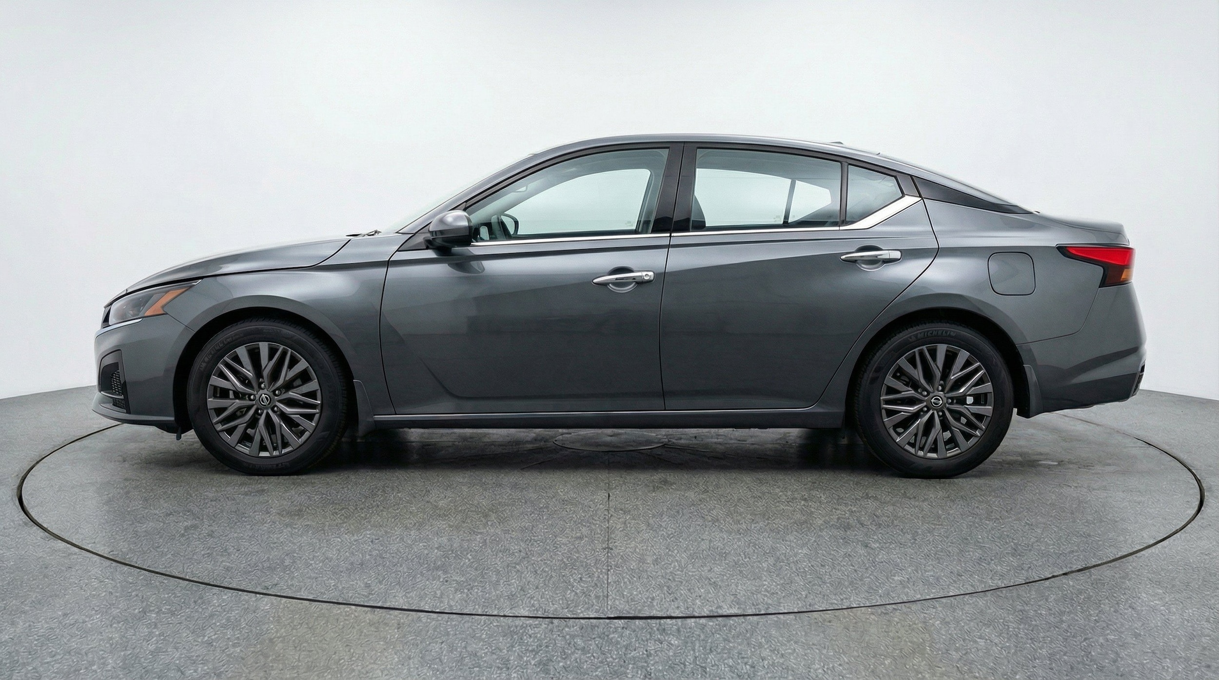 Thumbnail: 2025 Nissan Altima - 5