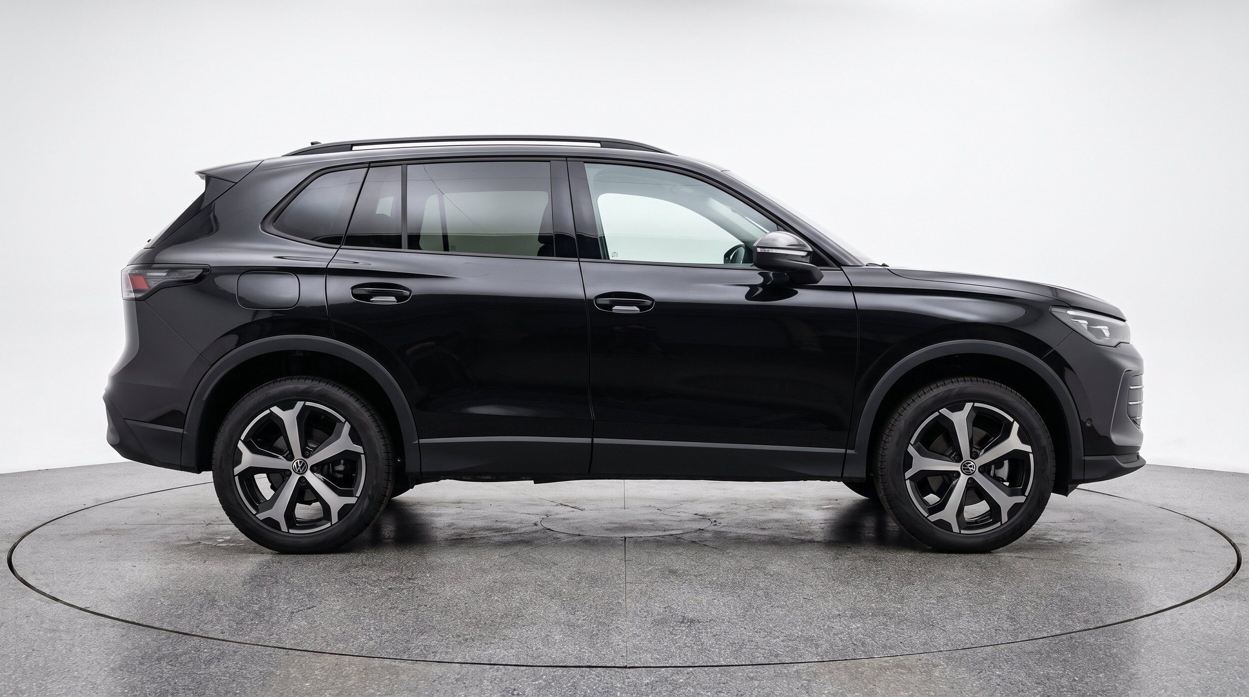 Thumbnail: 2026 Volkswagen Tiguan - 10