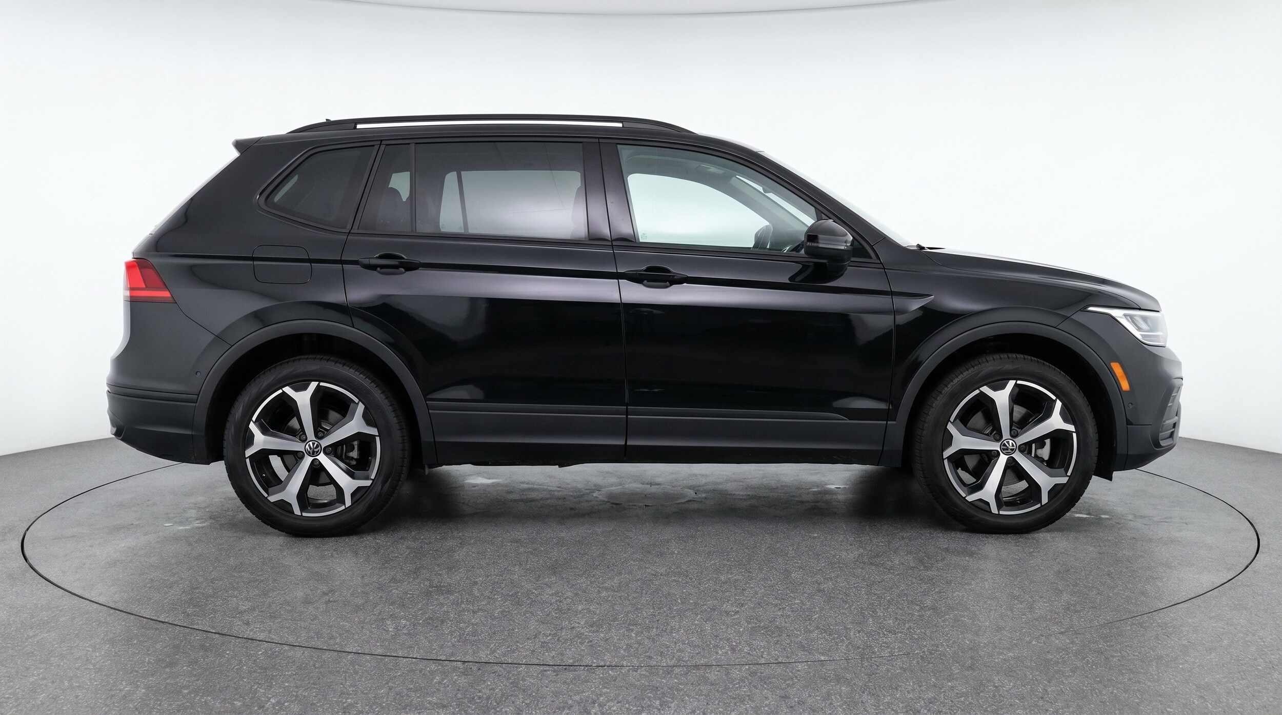 Thumbnail: 2026 Volkswagen Tiguan - 10