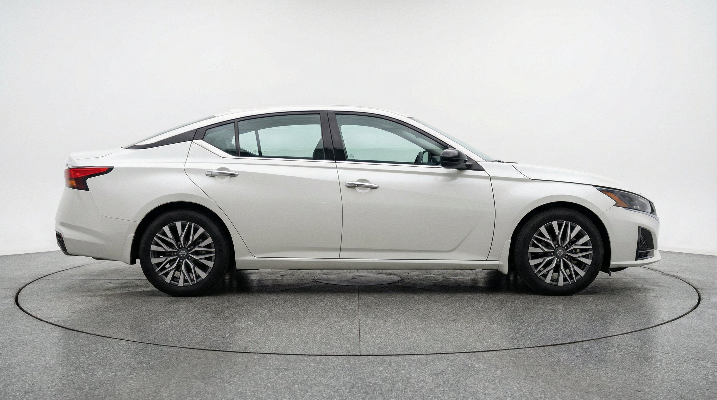 Thumbnail: 2025 Nissan Altima - 10