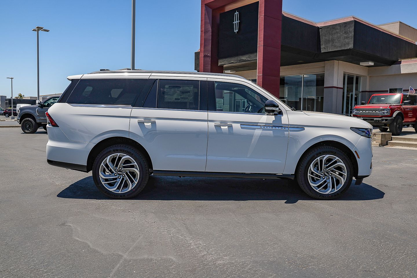 2026 Lincoln Navigator Reserve - Photo 3