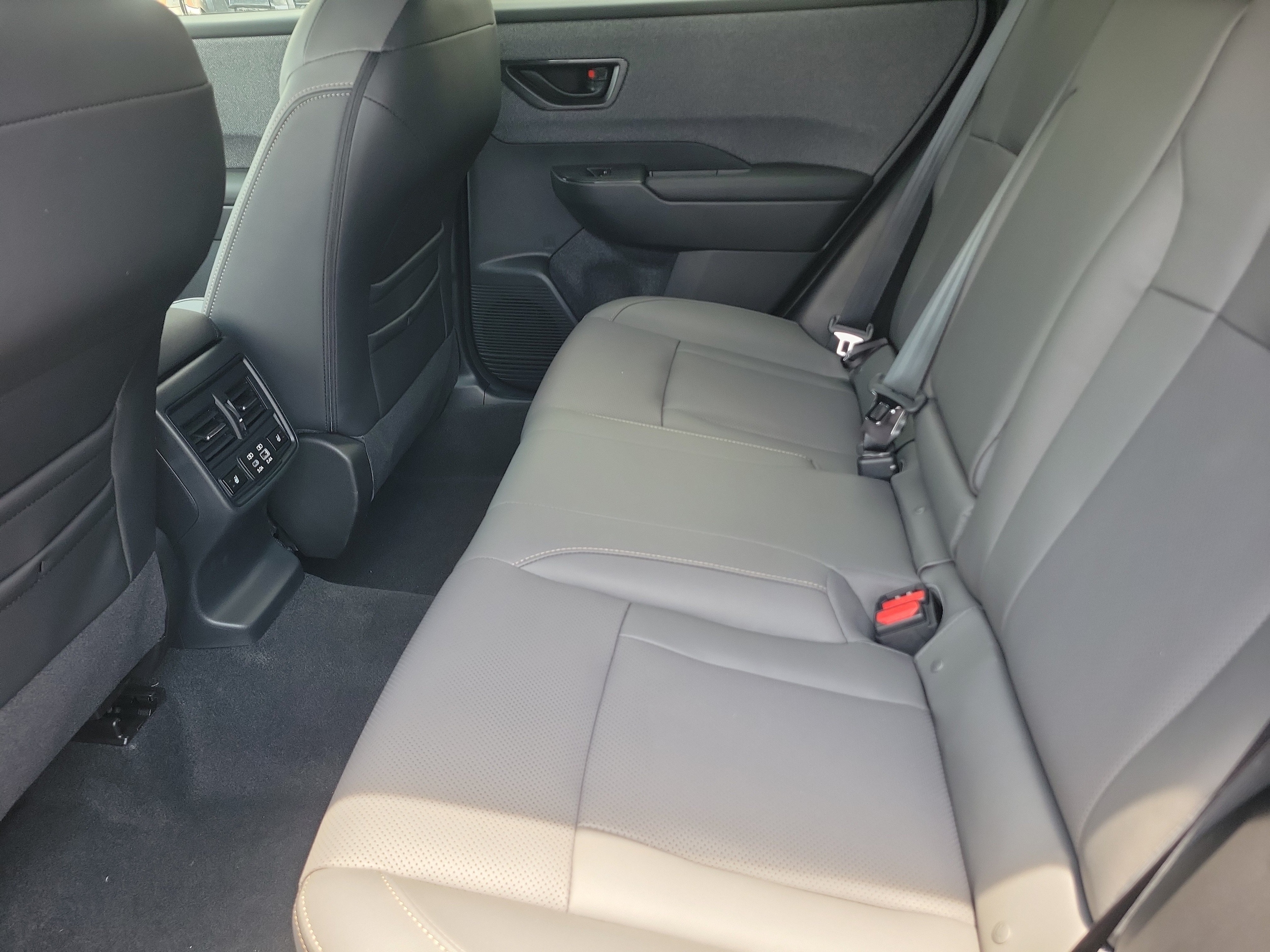 2026 Subaru Outback Limited - Photo 11