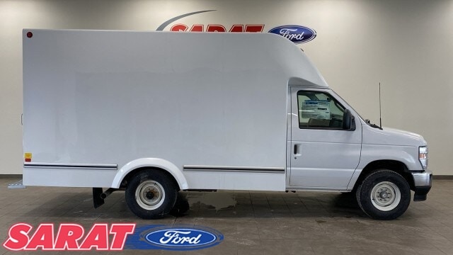 2025 Ford E-Series Cutaway Base