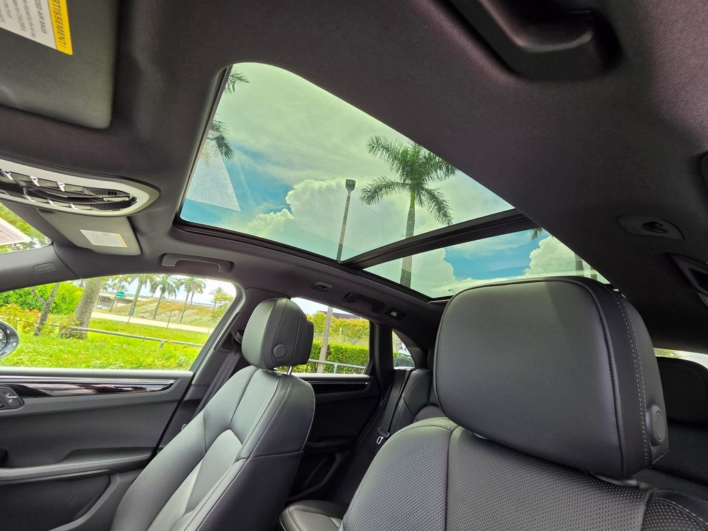 Used 2025 Porsche Macan Base SUV