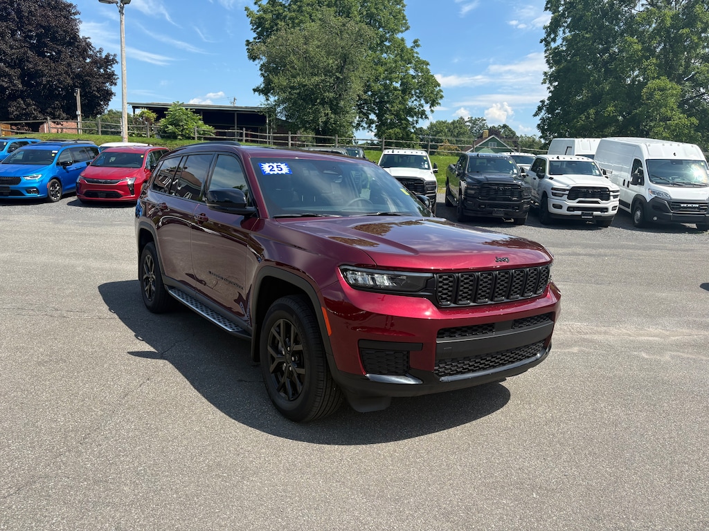 Used 2025 Jeep Grand Cherokee L Altitude X Altitude X 4x4
