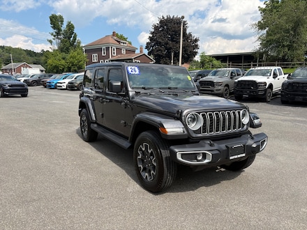 2026 Jeep Wrangler Sahara Sahara  4x4