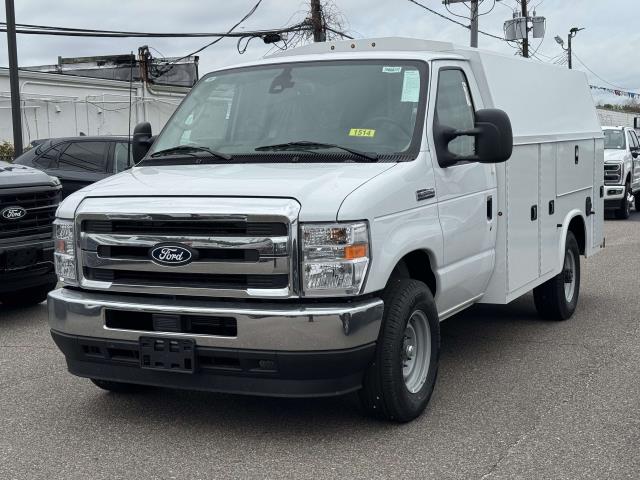  Ford E-350 Cutaway
