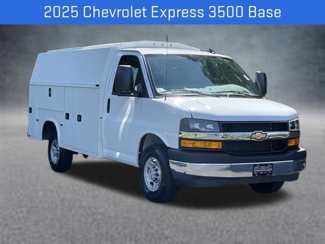 2025 Chevrolet Express Cutaway Base