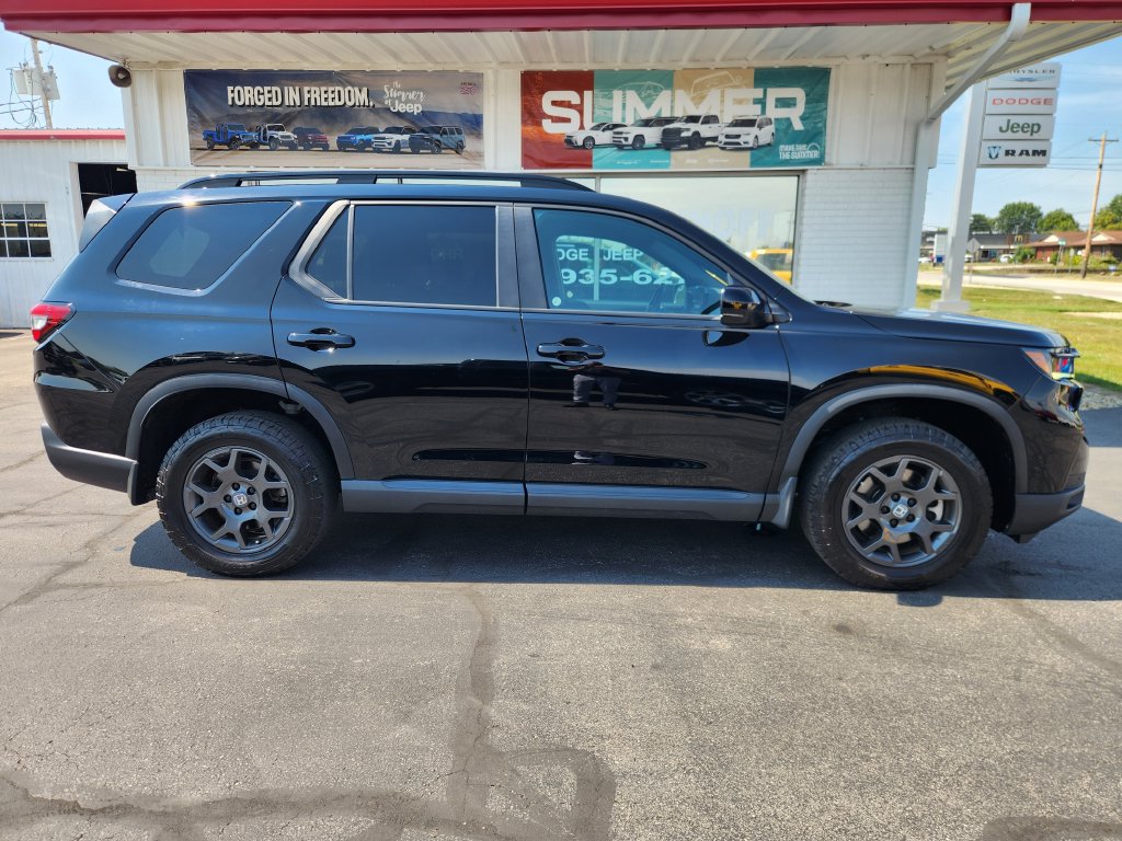 Used 2024 Honda Pilot TrailSport SUV