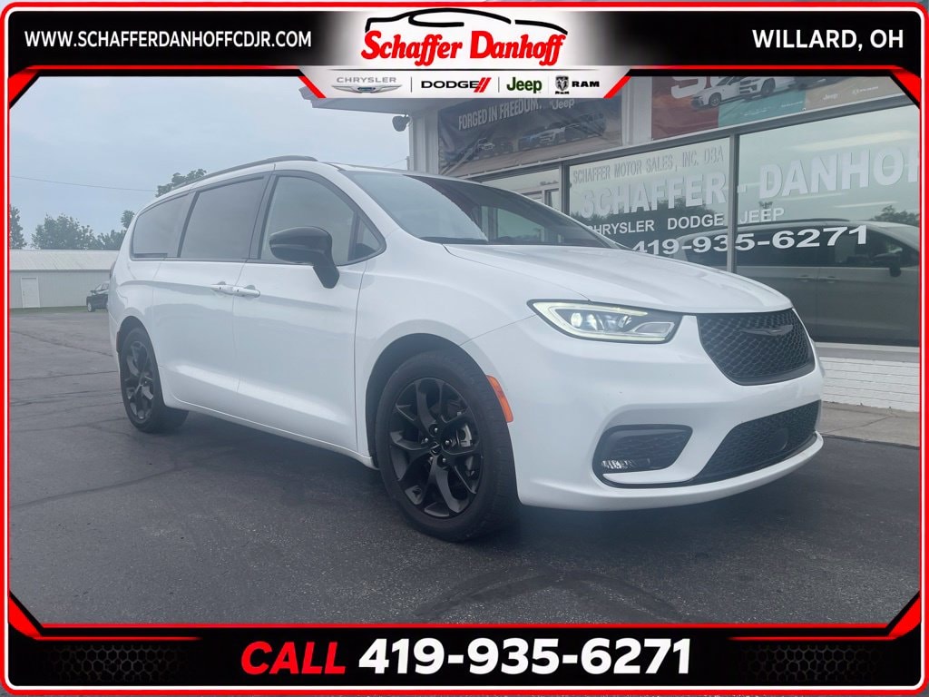 Used 2025 Chrysler Pacifica Limited Minivan/Van