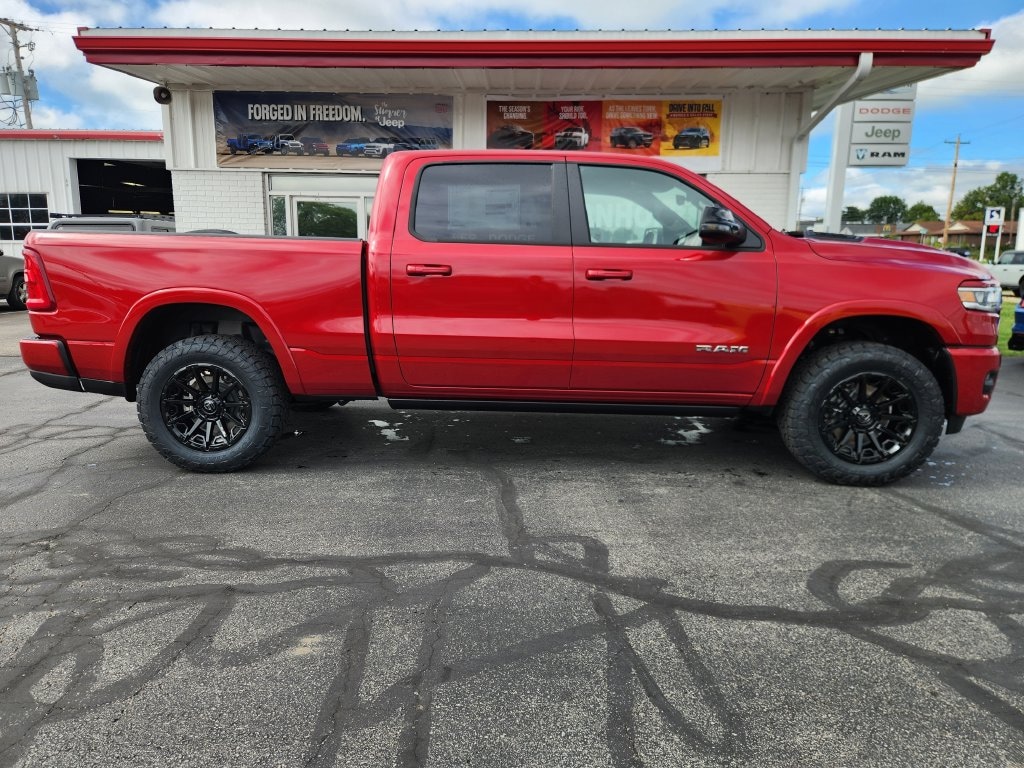 New 2027 Ram 1500 LARAMIE CREW CAB 4X4 6'4 BOX Pickup