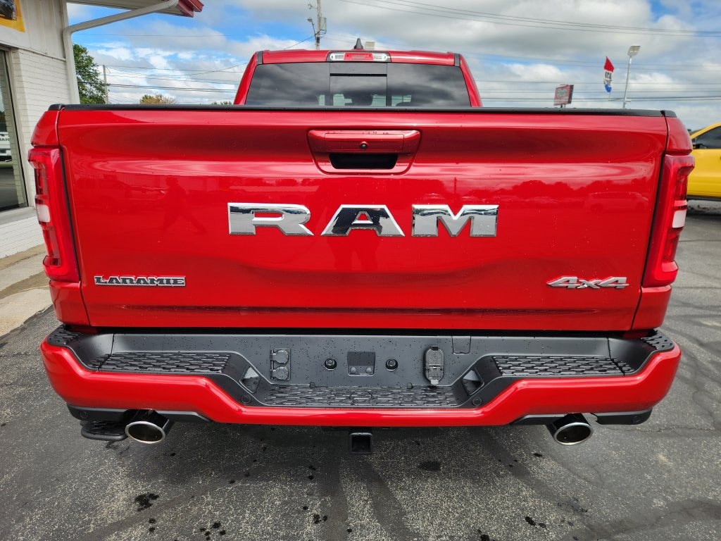 New 2027 Ram 1500 LARAMIE CREW CAB 4X4 6'4 BOX Pickup