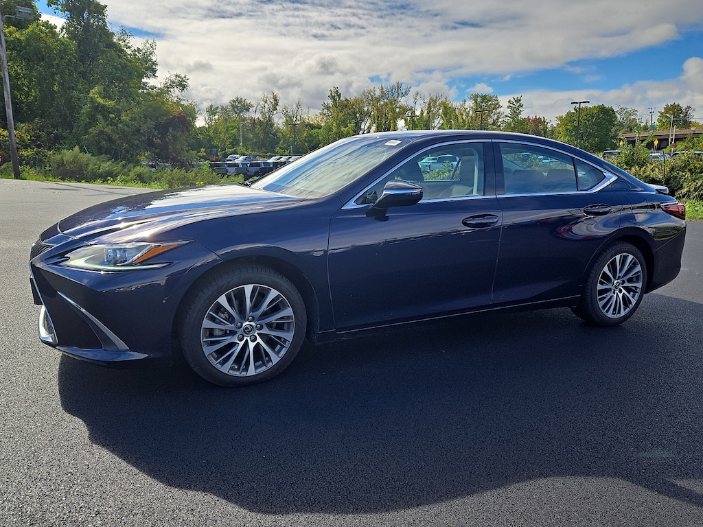Used 2021 Lexus ES 250 Sedan