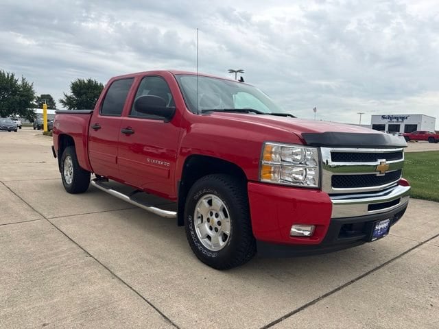Used 2011 Chevrolet Silverado 1500 LT with VIN 3GCPKSE39BG177913 for sale in Mendota, IL