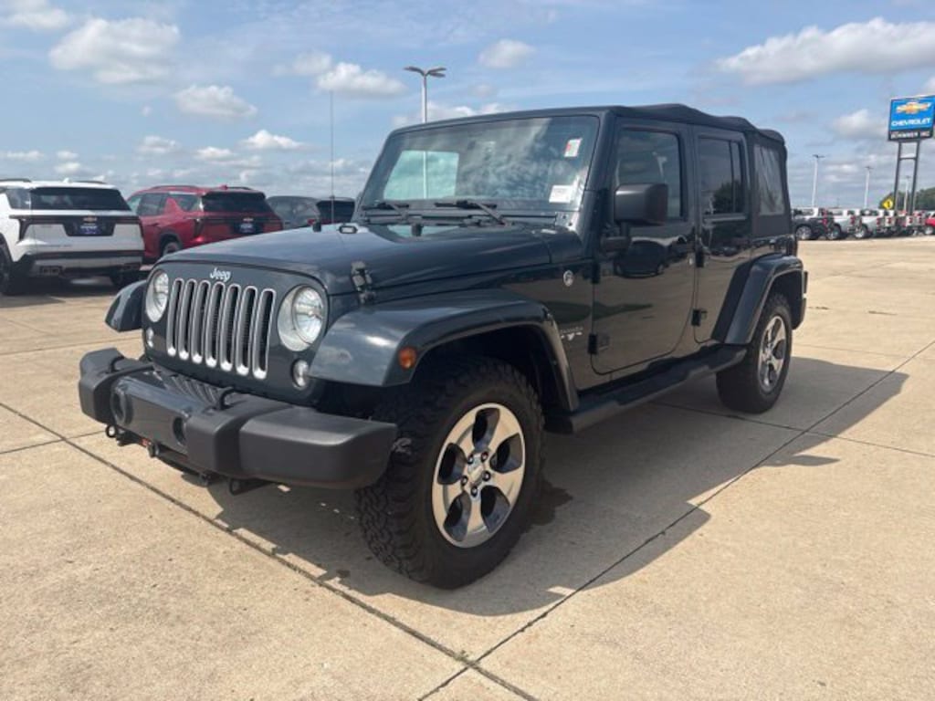 Used 2016 Jeep Wrangler Unlimited Sahara SUV