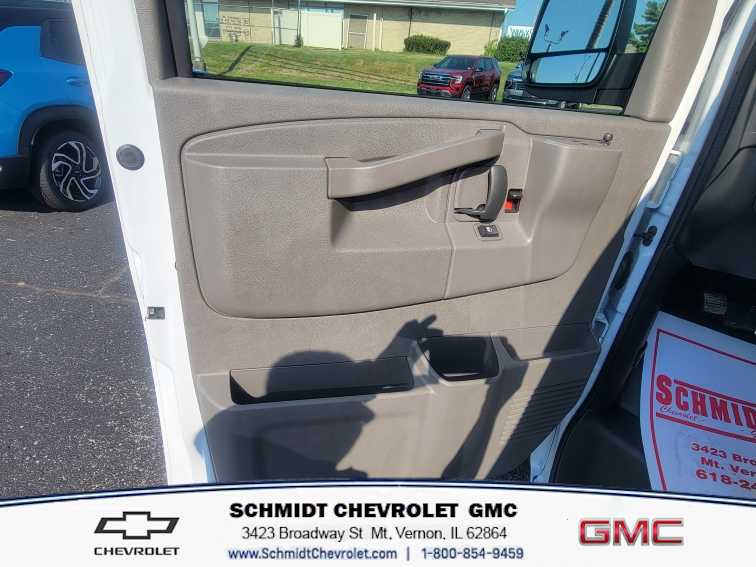 2025 Chevrolet Express Cargo Work Van - Photo 13
