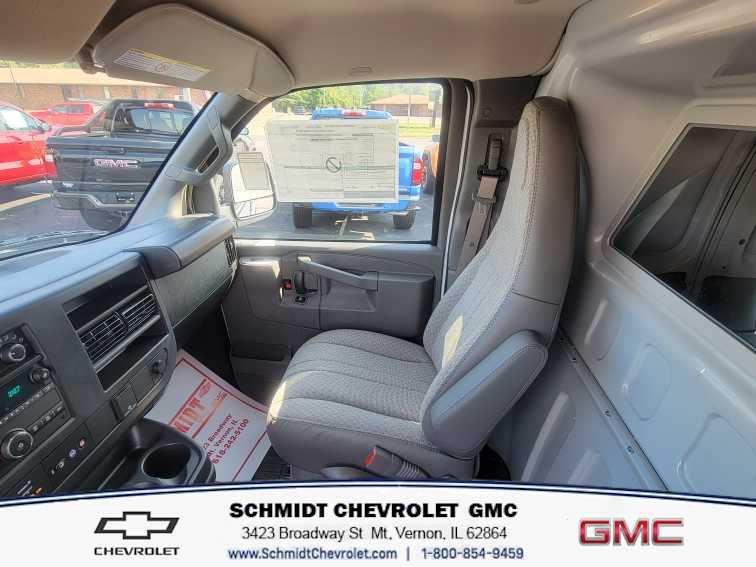 2025 Chevrolet Express Cargo Work Van - Photo 18