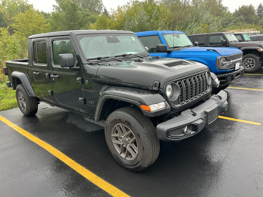 Used 2026 Jeep Gladiator Sport S Crew Cab