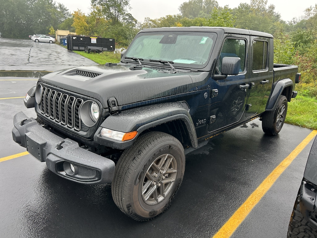 Used 2026 Jeep Gladiator Sport S Crew Cab