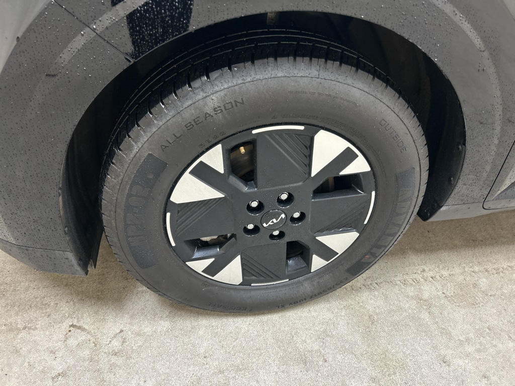 Used 2026 Kia Carnival Hybrid LXS Passenger Van