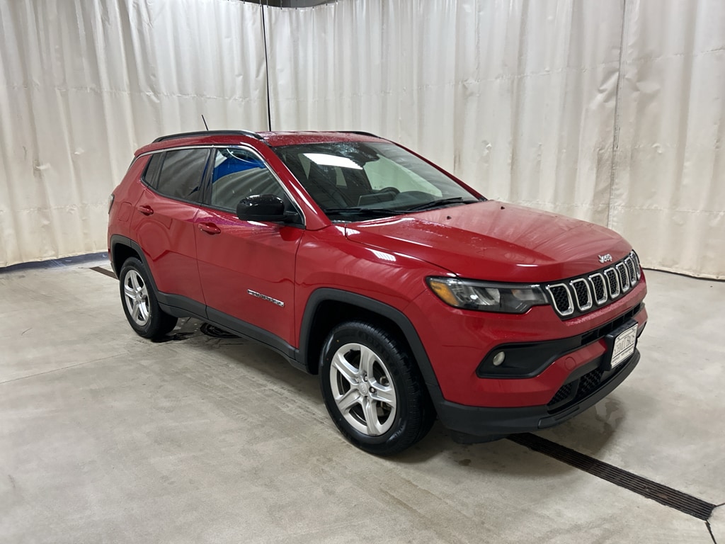 Used 2024 Jeep Compass Latitude Sport Utility